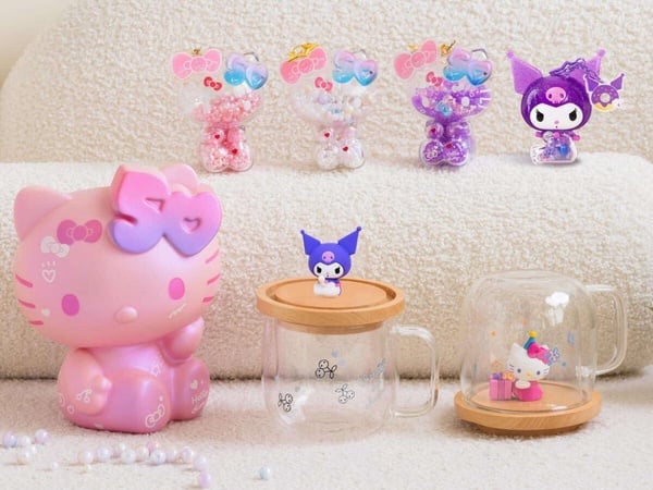 7-11「三麗鷗周邊」可愛登場！kitty50周年限定公仔吊飾、大耳狗保溫杯、飲料提袋必收