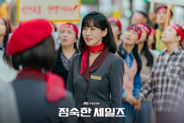11月韓劇演員品牌評價TOP10!《正年》鄭恩彩第4輸《來自地獄的法官》朴信惠,冠軍是她
