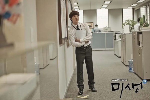 《浮游先生》全網狂讚！網推8部「從頭到尾都完美」韓劇，《信號》必追，第2部一追淪陷