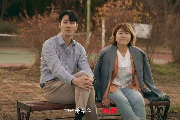 不輸《浮游先生》!8部Netflix錯過可惜治癒韓劇，《我的大叔》必追，第3部從頭精彩到尾