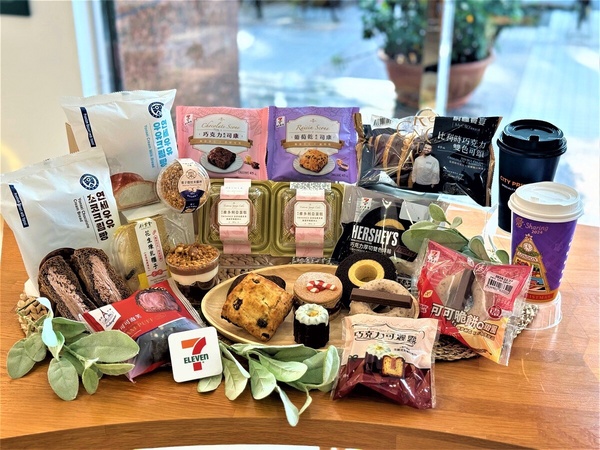 7-11開賣「栗子提拉米蘇杯」！韓國可可生乳包、巧克力可麗露必吃，再推卡通聖誕水晶球