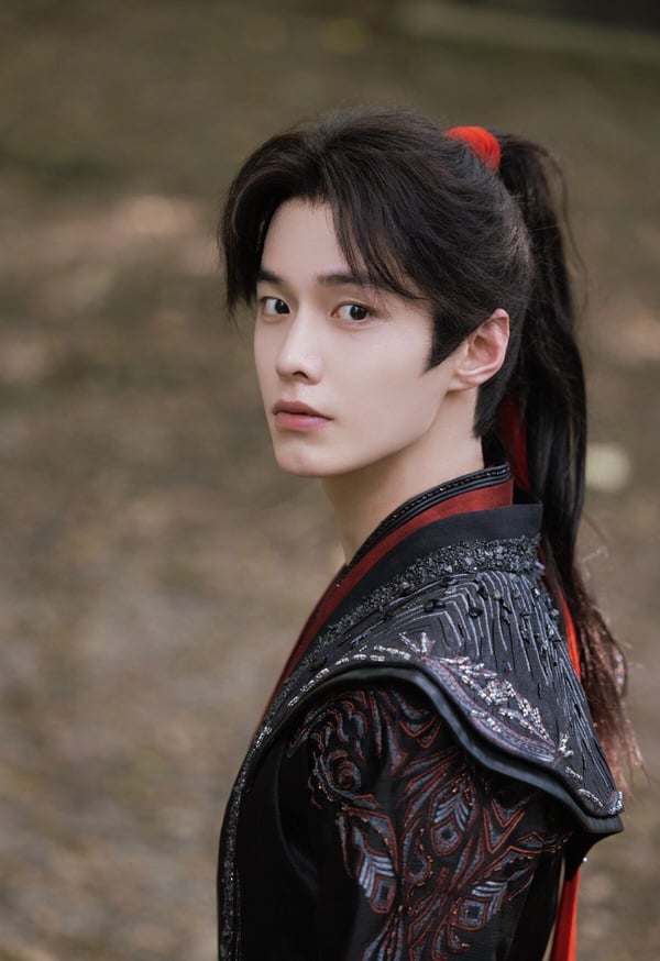 網評陸劇95生「古裝第一帥」美男TOP10!《永夜星河》丁禹兮第3，張凌赫第2，冠軍很意外