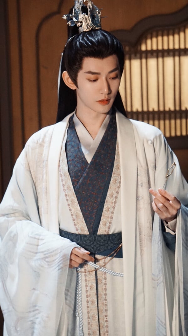 網評陸劇95生「古裝第一帥」美男TOP10!《永夜星河》丁禹兮第3，張凌赫第2，冠軍很意外
