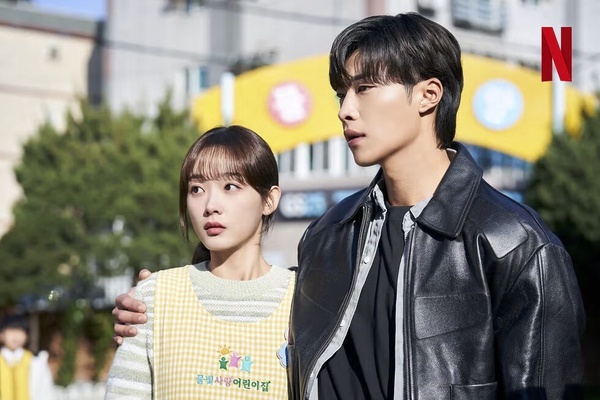 近期Netflix台灣觀看排行榜TOP10！《永夜星河》第6，《珠簾玉幕》第2，冠軍人氣超狂！