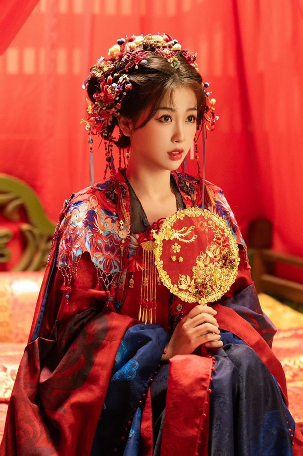 網評陸劇95花「古裝第一美」美人TOP10!《珠簾玉幕》趙露思第7，周也第3，冠軍真美成仙