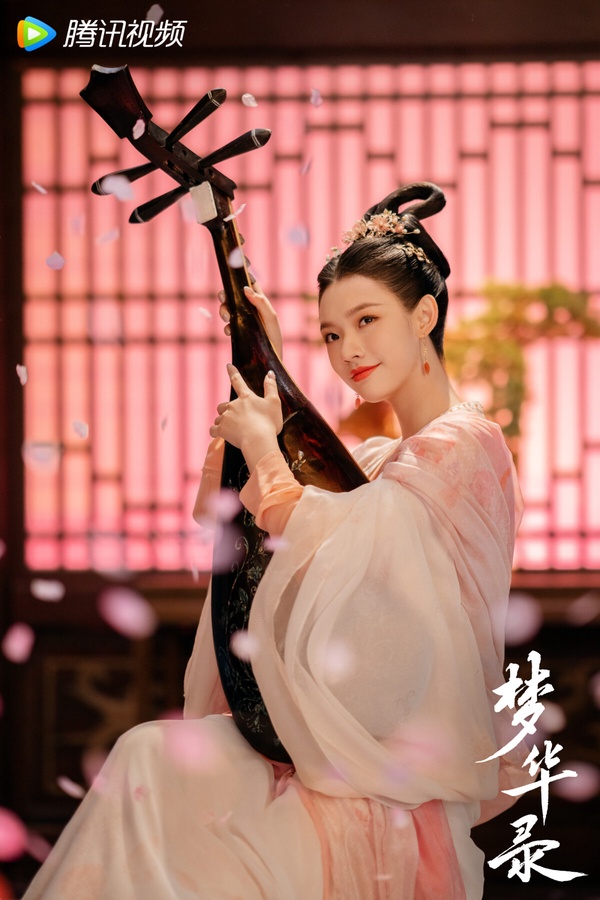 網評陸劇95花「古裝第一美」美人TOP10!《珠簾玉幕》趙露思第7，周也第3，冠軍真美成仙