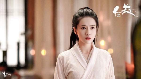 「低分劇比例最高」陸劇95花TOP10！虞書欣落榜，《珠簾玉幕》趙露思第2，冠軍真的勸退