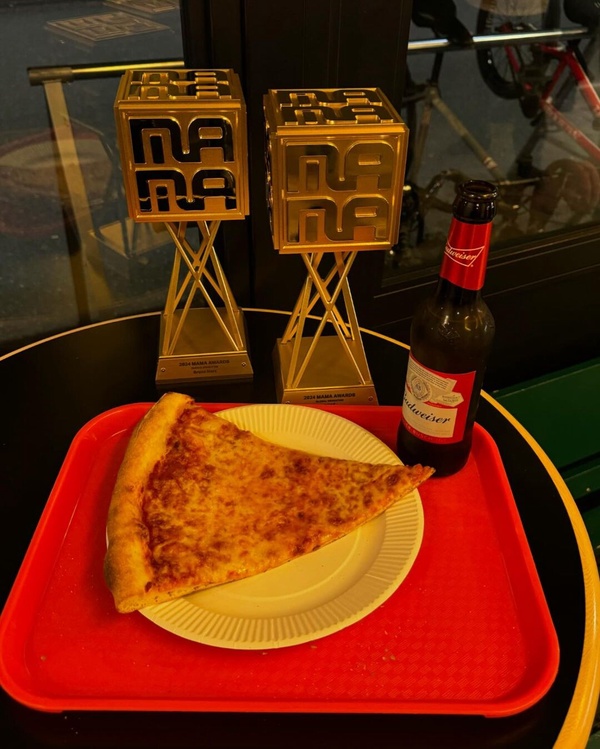 Jennie 、Rosé、Bruno Mars 、GD、朴敘俊都去打卡的披薩店 Henry’s Pizza介紹