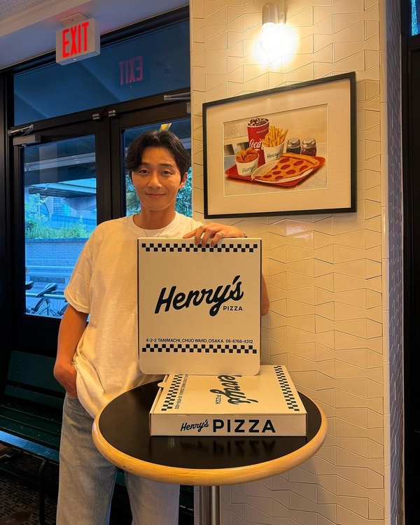 Jennie 、Rosé、Bruno Mars 、GD、朴敘俊都去打卡的披薩店 Henry’s Pizza介紹