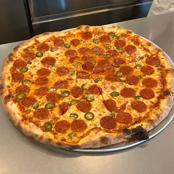 Jennie 、Rosé、Bruno Mars 、GD、朴敘俊都去打卡的披薩店 Henry’s Pizza介紹