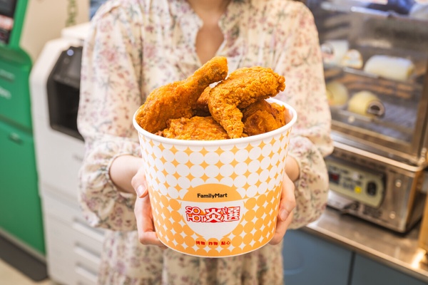 到全家吃炸雞！全家開賣「8塊炸雞桶」，售價320元/8塊很可以！