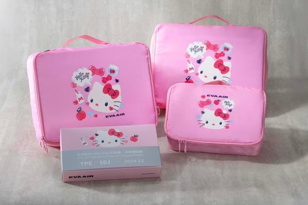 Kitty粉絲別錯過！長榮全新Hello Kitty「粉萌機」登場，粉嫩飛機超好拍還有Kitty備品
