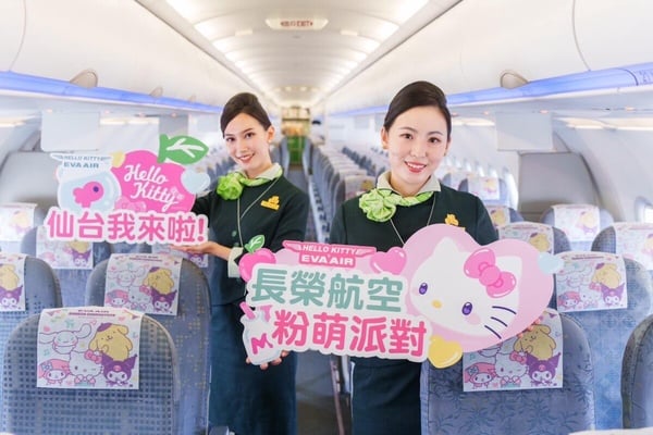 Kitty粉絲別錯過！長榮全新Hello Kitty「粉萌機」登場，粉嫩飛機超好拍還有Kitty備品