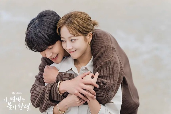 日網票選近5年最好看愛情韓劇TOP10!《社內相親》第5輸《女神降臨》，冠軍一看停不下來