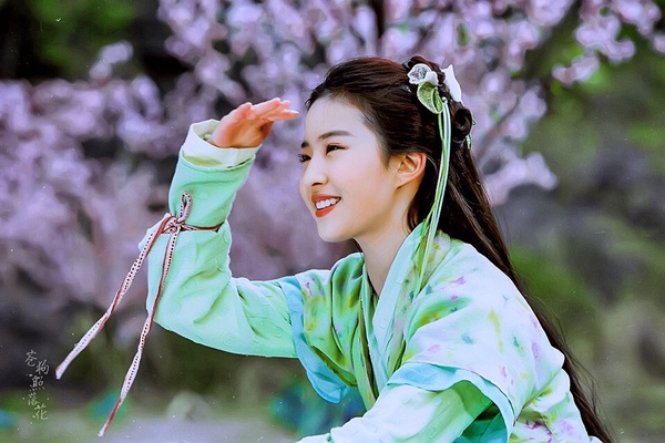 網評古裝劇「天選古裝美人」TOP10！《蜀錦人家》譚松韻落榜，趙露思第7，冠軍天選古人