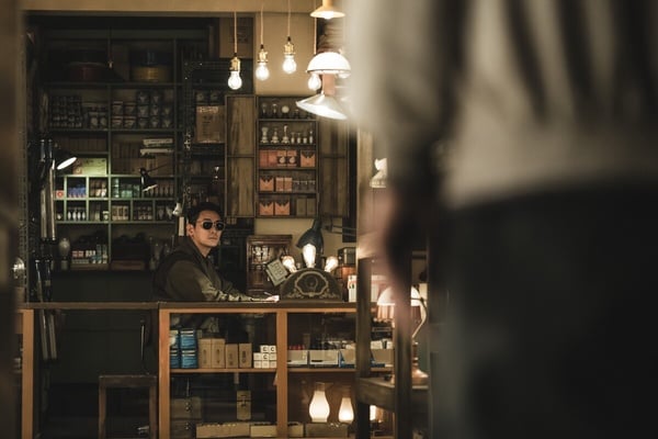 《照明商店》一次看懂！6大劇情解析：重症監護室與照明商店有關？反甲女故事超心碎