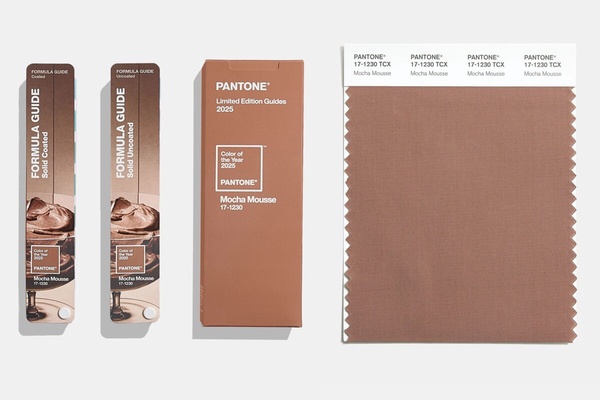 Pantone 2025代表色「摩卡慕斯」包款合集！盤點x款「摩卡棕包包」，背出最溫暖的冬天