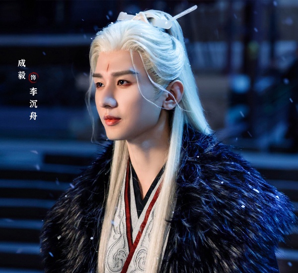 古裝劇9位白髮美男!《九重紫》李昀銳帥炸《永夜星河》丁禹兮迷人，但有位天選白髮美男