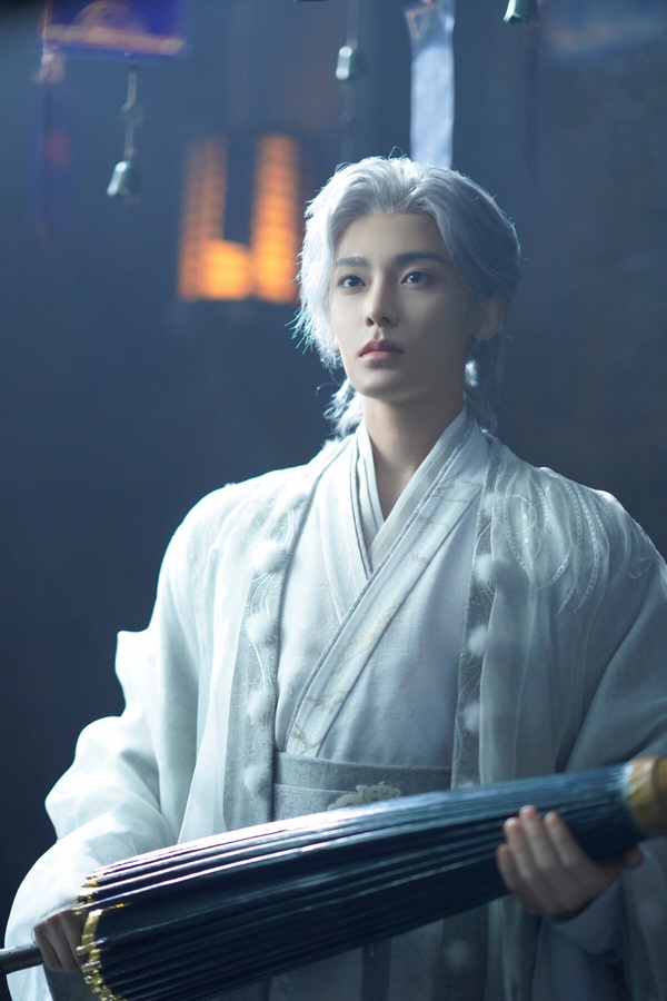 古裝劇9位白髮美男!《九重紫》李昀銳帥炸《永夜星河》丁禹兮迷人，但有位天選白髮美男