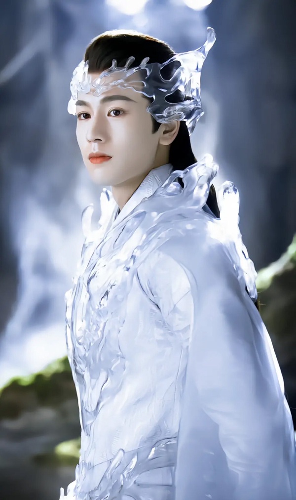 能接棒肖戰嗎?陸劇9位「古裝一面倒好評」新晉美男!《九重紫》李昀銳迷人，第9位真的帥