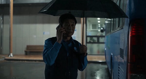 《照明商店》原著&amp;amp;amp;amp;劇版劇情差異：朴寶英戲份提前、刑警是陰間使者，劇版竟刪除「他」?