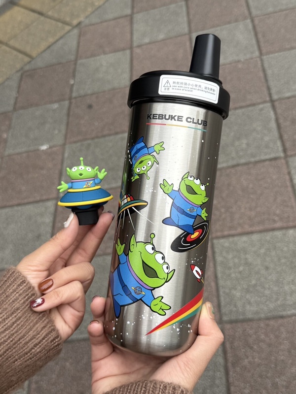 可不可聯名玩具總動員周邊通通要收！