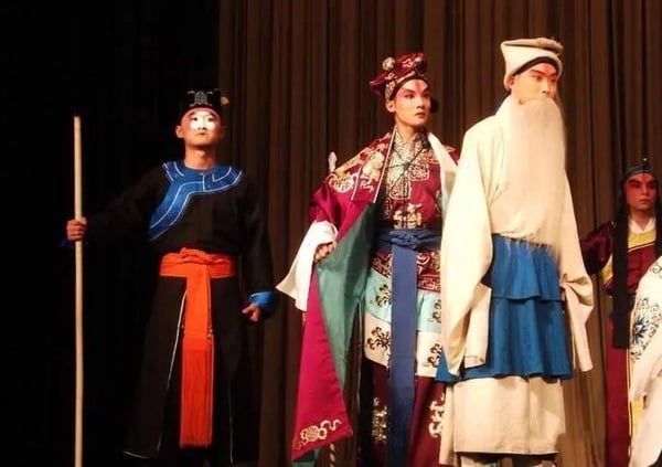 《蜀錦人家》鄭業成7件事！當過成龍替身，有演技沒資源，新劇《明月蒼茫》合作彭小苒