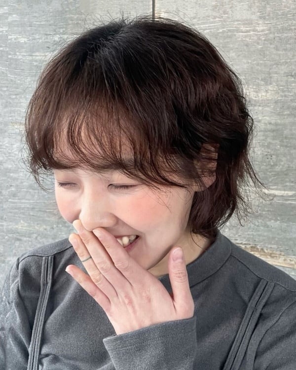 2025短髮燙髮範本14：碎捲層次燙