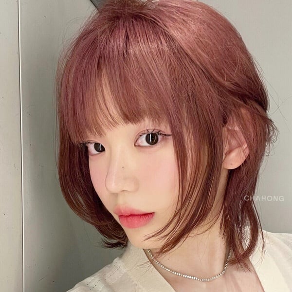 2025短髮髮色推薦5：莓果茶棕