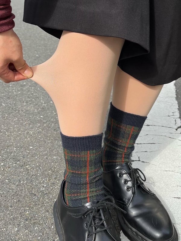 天冷穿搭也要顧！必備「光腿神器」，這款自然不假肢