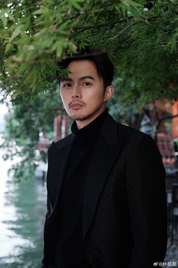 陸劇《九重紫》9位古裝男神穿時裝！李昀銳、全伊倫身材好，他們竟然是雙胞胎！