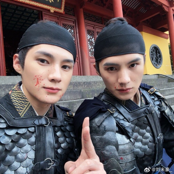 陸劇《九重紫》9位古裝男神穿時裝！李昀銳、全伊倫身材好，他們竟然是雙胞胎！