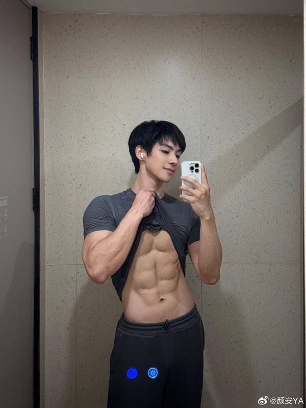 陸劇《九重紫》9位古裝男神穿時裝！李昀銳、全伊倫身材好，他們竟然是雙胞胎！