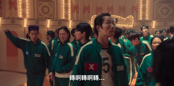 《魷魚遊戲2》劇情彩蛋！姜霞是姜曉姊姊？T.O.P.聯動BIGBANG？這處暗示第三季遊戲項目