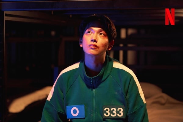 《魷魚遊戲2》網友評價兩極：第二季劇情太拖、沒第一季精彩，T.O.P「本色出演」挨轟！