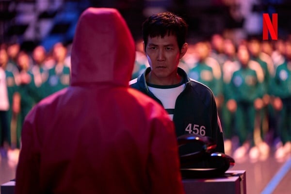 《魷魚遊戲2》網友評價兩極：第二季劇情拖、沒第一季精彩，T.O.P「本色出演」挨轟！