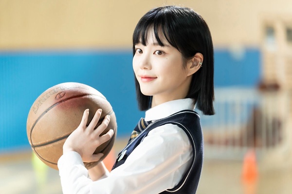 《魷魚遊戲2》曹柔理懷孕撐到最後！盤點8個「最強孕婦」：《屍速列車》鄭裕美跑贏喪屍