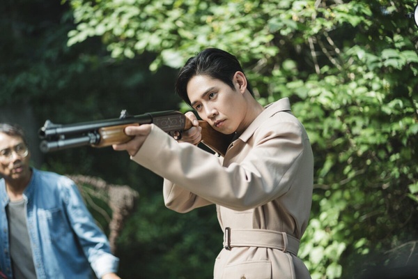 《魷魚遊戲2》幕後故事：朴成焄《淚之女王》劇組兩邊跑，T.O.P參與「薩諾斯」角色塑造