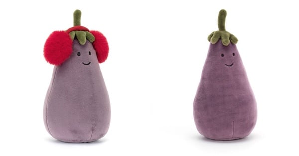 Jellycat的Vivacious Vegetable活潑茄子玩偶，帶著快樂微笑的表情，非常療癒
