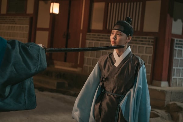 《Check-In漢陽》劇情、角色介紹:《媽朋兒》金智恩女扮男裝,號稱MZ世代《成均館緋聞》