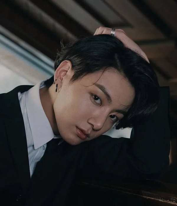 外網票選「全球最帥」男星TOP10！王一博第10，《問問星星吧》李敏鎬第6，冠軍真的帥！