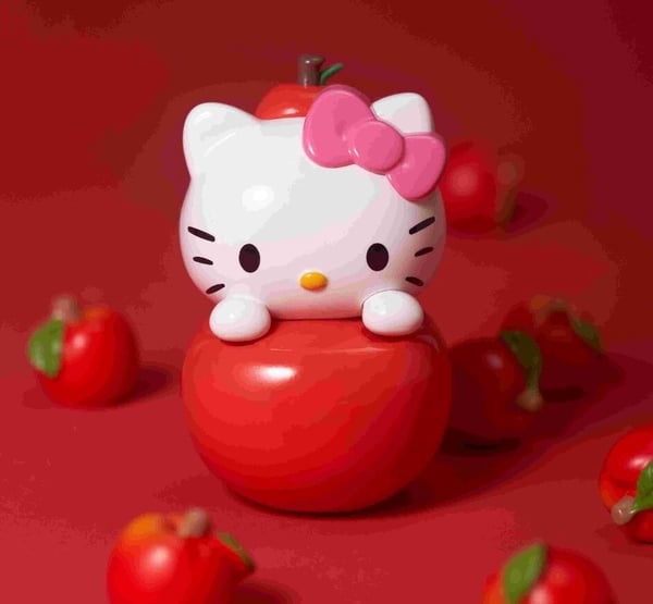 Kitty粉收！7-11開賣三麗鷗蛇年Hello Kitty3種尺寸可愛必收！加碼三麗鷗水果公仔超萌