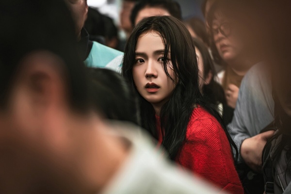 《新烏托邦》劇情、角色介紹:《殺人者的購物中心》編劇新作，Jisoo為戲上特技學校！