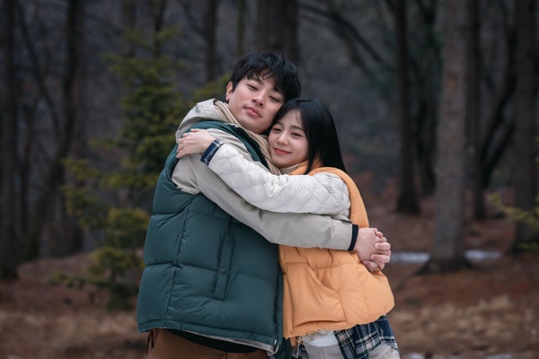 《新烏托邦》劇情、角色介紹:《殺人者的購物中心》編劇新作，Jisoo為戲上特技學校！