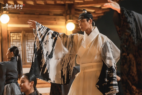 1月「韓劇演員」話題度TOP10！《問問星星吧》李敏鎬第9輸T.O.P，冠軍是「他」不意外！