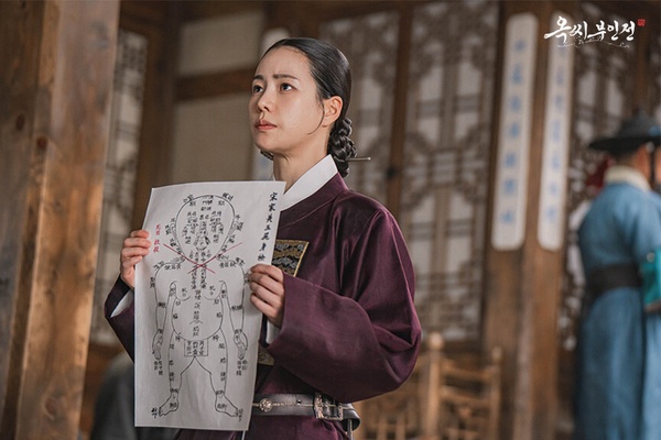 1月「韓劇演員」話題度TOP10！《問問星星吧》李敏鎬第9輸T.O.P，冠軍是「他」不意外！