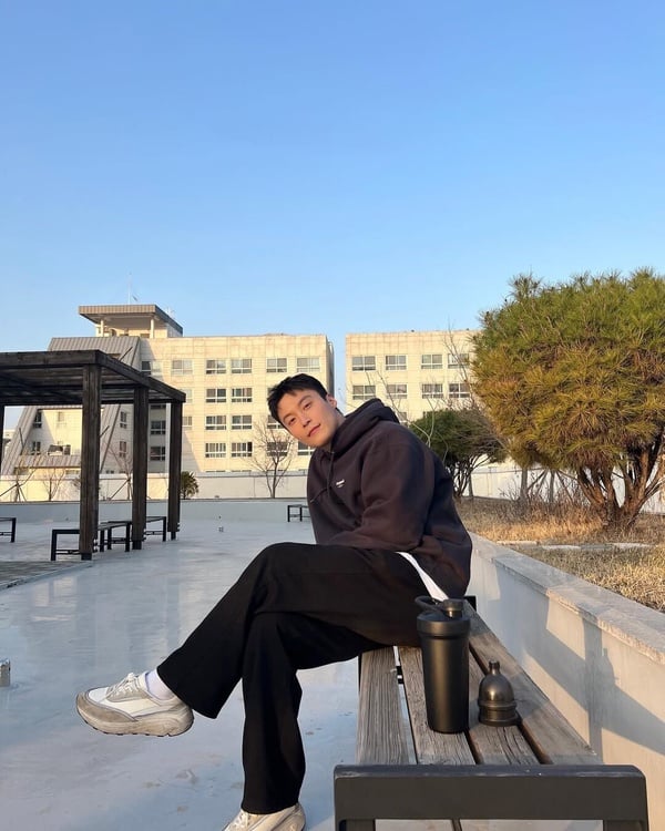 許楠儁《現在撥打的電話》一路帥到《問問星星吧》，精碩肌肉不輸李敏鎬