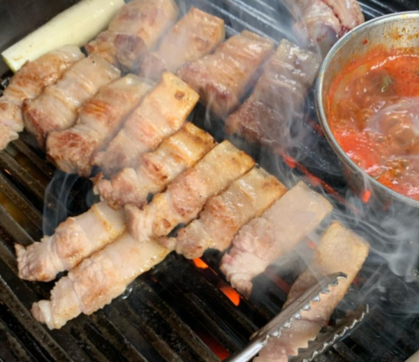 韓國烤肉推薦加一！韓國米其林必比登推薦「金豬食堂」登台