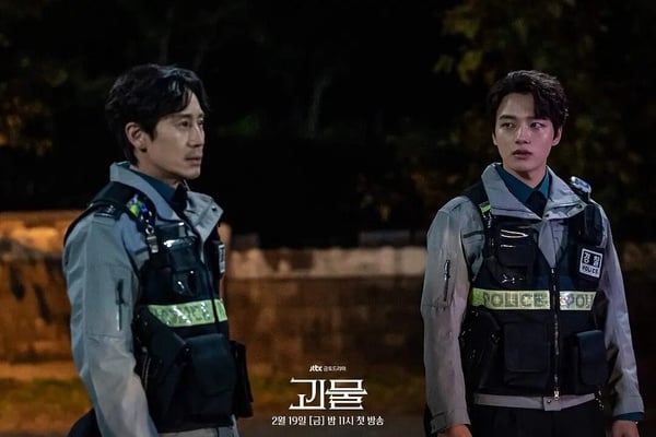 《問問星星吧》評價慘？8部「一面倒好評」Netflix韓劇！《信號》無冷場，它被封天花板