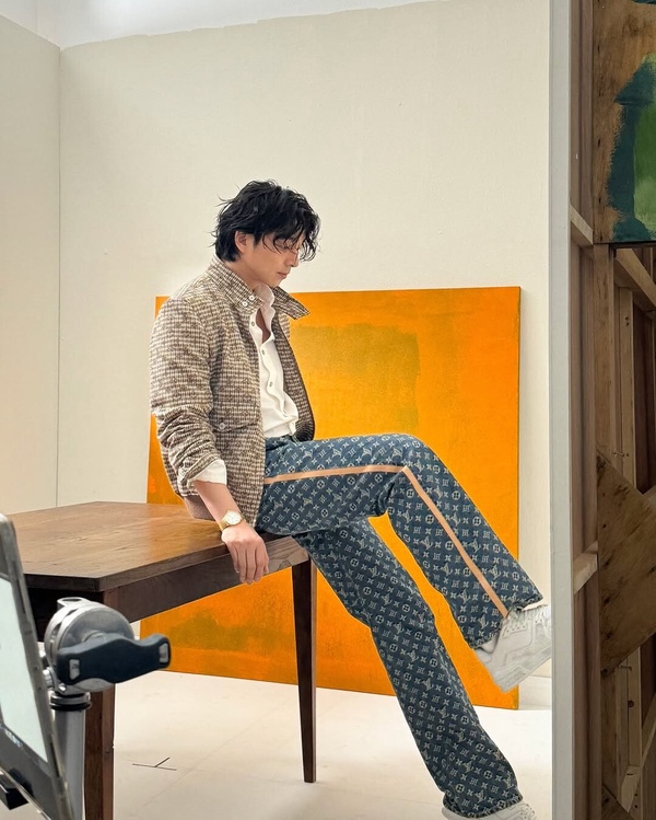 8位「身高180以上」韓劇男神！《我的完美秘書》李浚赫181算矮了，他高到朴敏英親不到